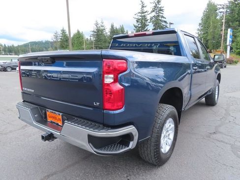 Used 2022 Chevrolet Silverado 1500 LT w/ Protection Package AWD/4WD image 9