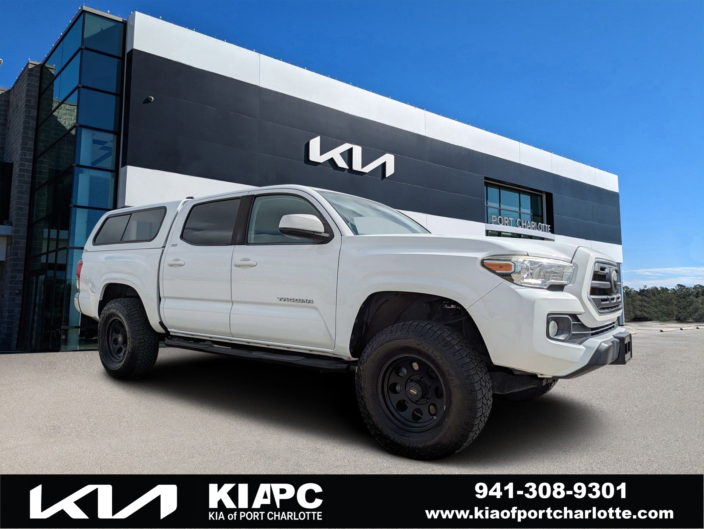 Used 2019 Toyota Tacoma SR5 RWD image 1