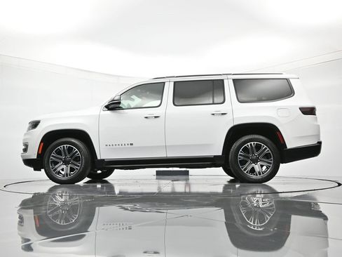 Used 2024 Jeep Wagoneer Series II w/ Flexible Seating Group image 46