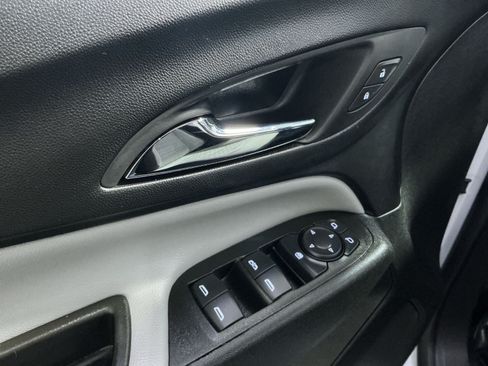 Used 2024 Chevrolet Equinox LS w/ LS Convenience Package FWD image 16