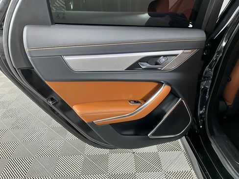 Used 2022 Jaguar XF R-Dynamic SE image 27