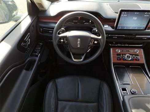 Used 2023 Lincoln Aviator Reserve w/ Equipment Group 201A image 11