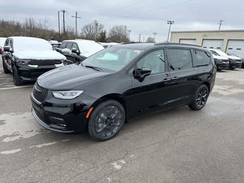 New 2026 Chrysler Pacifica Select image 15
