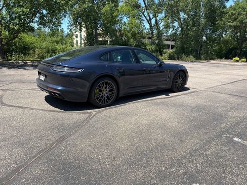 Used 2022 Porsche Panamera 4 E-Hybrid AWD/4WD image 23