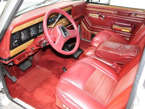 Used 1986 Jeep Grand Wagoneer image 6