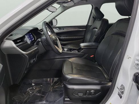 Used 2023 Jeep Grand Cherokee L Limited image 12