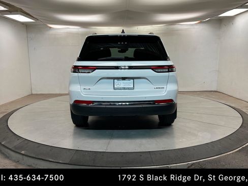 Used 2023 Jeep Grand Cherokee Laredo w/ Luxury Tech Group I image 4