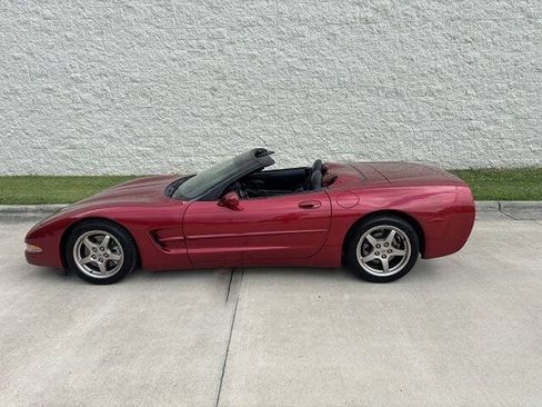 Used 2000 Chevrolet Corvette Convertible RWD image 6