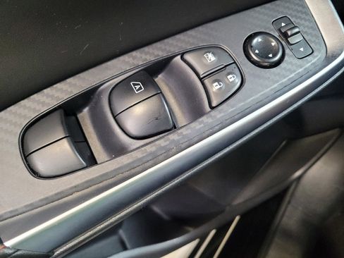 Used 2025 Nissan Sentra SR FWD image 27