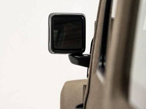 Used 2025 Jeep Wrangler Sport image 39