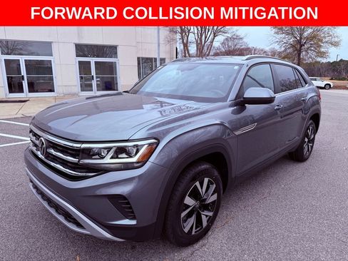 Used 2022 Volkswagen Atlas Cross Sport SE image 3