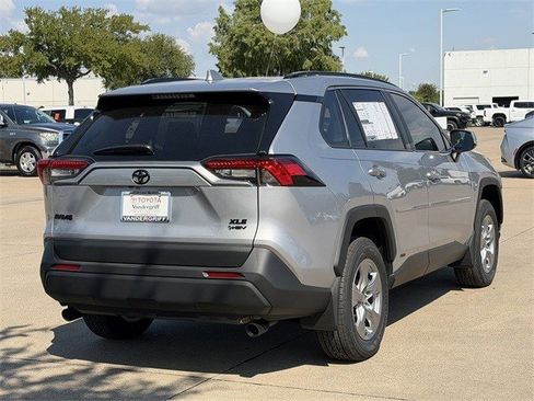 New 2025 Toyota RAV4 XLE image 4