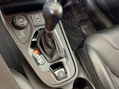 Used 2022 Jeep Cherokee Limited image 16