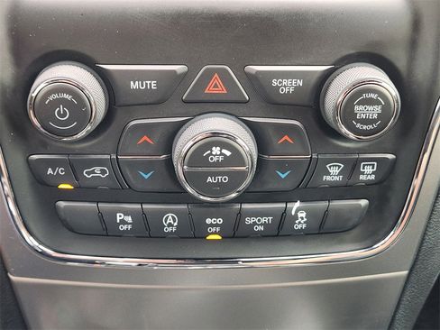 Used 2018 Jeep Grand Cherokee Limited image 20