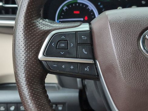 Used 2021 Toyota Sienna Platinum FWD image 26