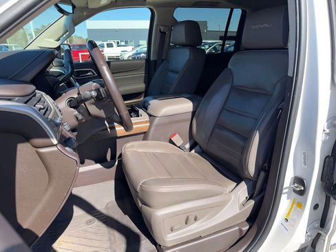 Used 2019 GMC Yukon XL Denali w/ Denali Ultimate Package image 11