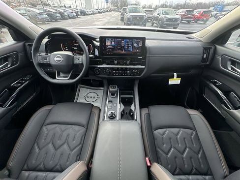 New 2026 Nissan Pathfinder Platinum image 20