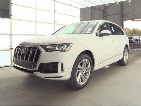 Used 2023 Audi Q7 3.0T Premium Plus AWD/4WD image 2