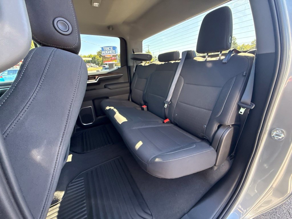 Used 2024 Chevrolet Silverado 1500 LT AWD/4WD image 12