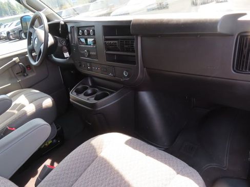 Used 2025 Chevrolet Express 3500 LT w/ LT Preferred Equipment Group RWD image 33