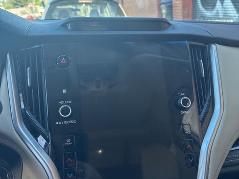 Used 2022 Subaru Outback Limited image 5