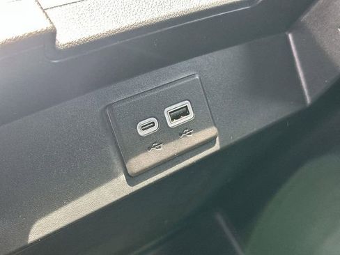 Used 2024 Chevrolet Tahoe Z71 w/ Luxury Package image 42