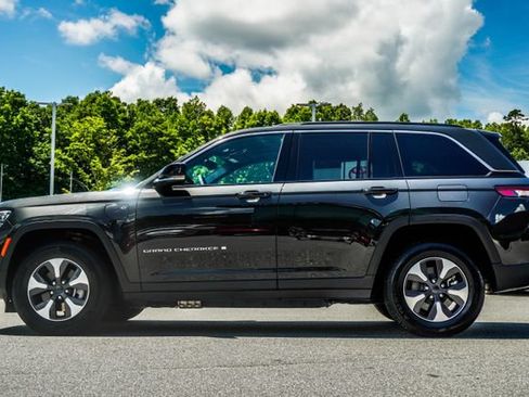Used 2024 Jeep Grand Cherokee Limited 4xe AWD/4WD image 10