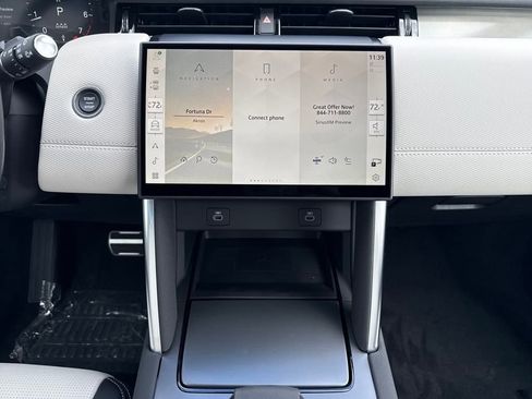 New 2025 Land Rover Discovery Sport Dynamic SE image 23