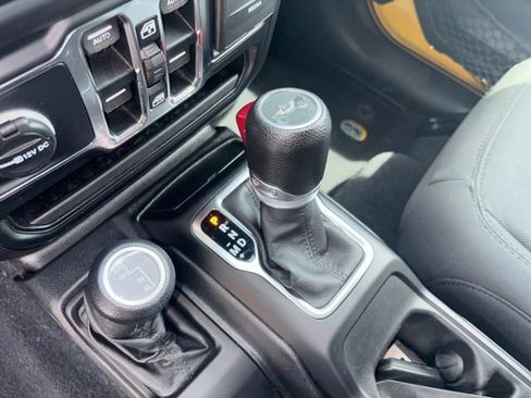 Used 2019 Jeep Wrangler Unlimited Sport S AWD/4WD image 24