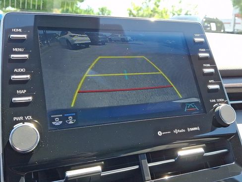 Used 2020 Toyota Avalon XLE w/ Moonroof Package FWD image 3