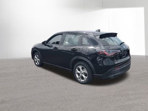 Used 2023 Honda HR-V LX image 6