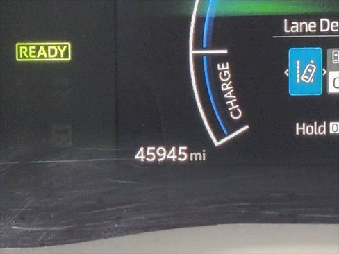 Certified 2025 Toyota Camry LE FWD image 24