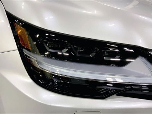 New 2026 Lexus LX 700h Luxury image 13