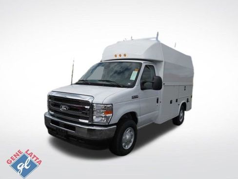 New 2026 Ford E-350 and Econoline 350 Super Duty w/ Power Equipment Group RWD image 3