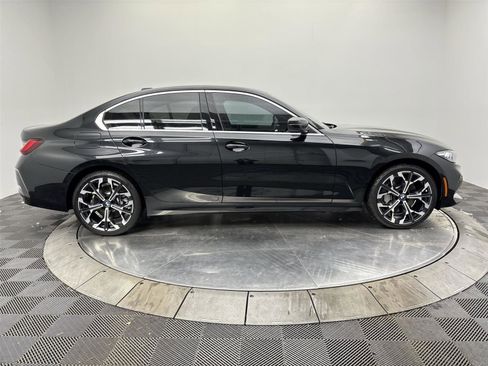 Used 2025 BMW 330i xDrive Sedan w/ Convenience Package AWD/4WD image 17