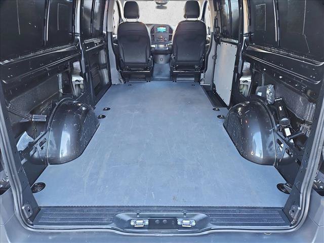 Used 2023 Mercedes-Benz Metris image 6
