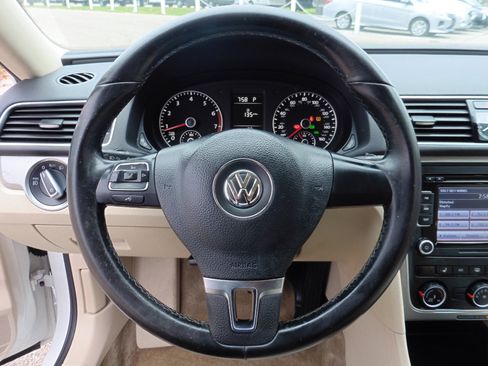 Used 2015 Volkswagen Passat 1.8T Limited Edition image 3