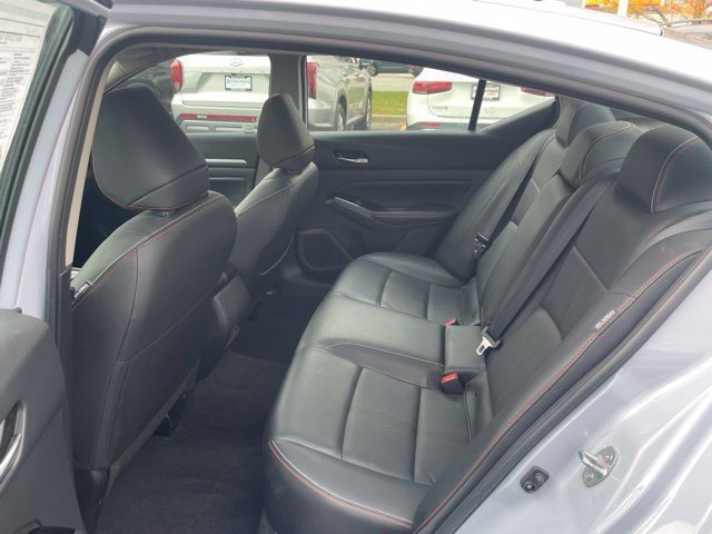 Used 2025 Nissan Altima 2.5 SR w/ SR Premium Package AWD/4WD image 6