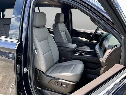 Used 2025 Chevrolet Tahoe LT w/ Comfort Package RWD image 8