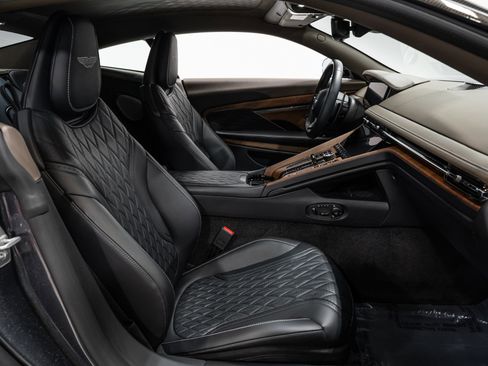 Used 2024 Aston Martin DB12 Coupe RWD image 63