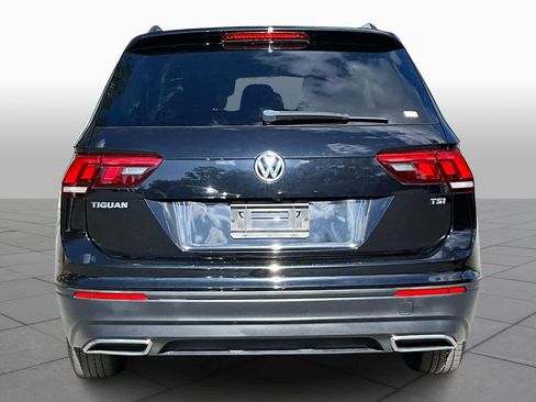 Used 2018 Volkswagen Tiguan S image 5