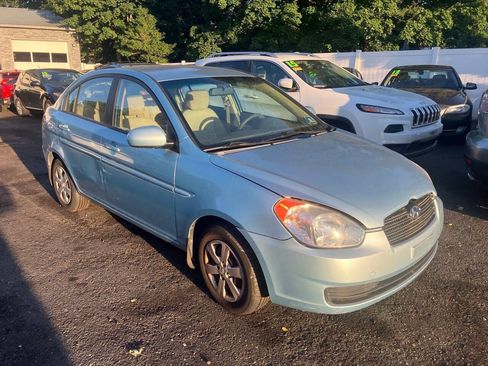 Used 2010 Hyundai Accent GLS w/ Premium Pkg 4 FWD image 1