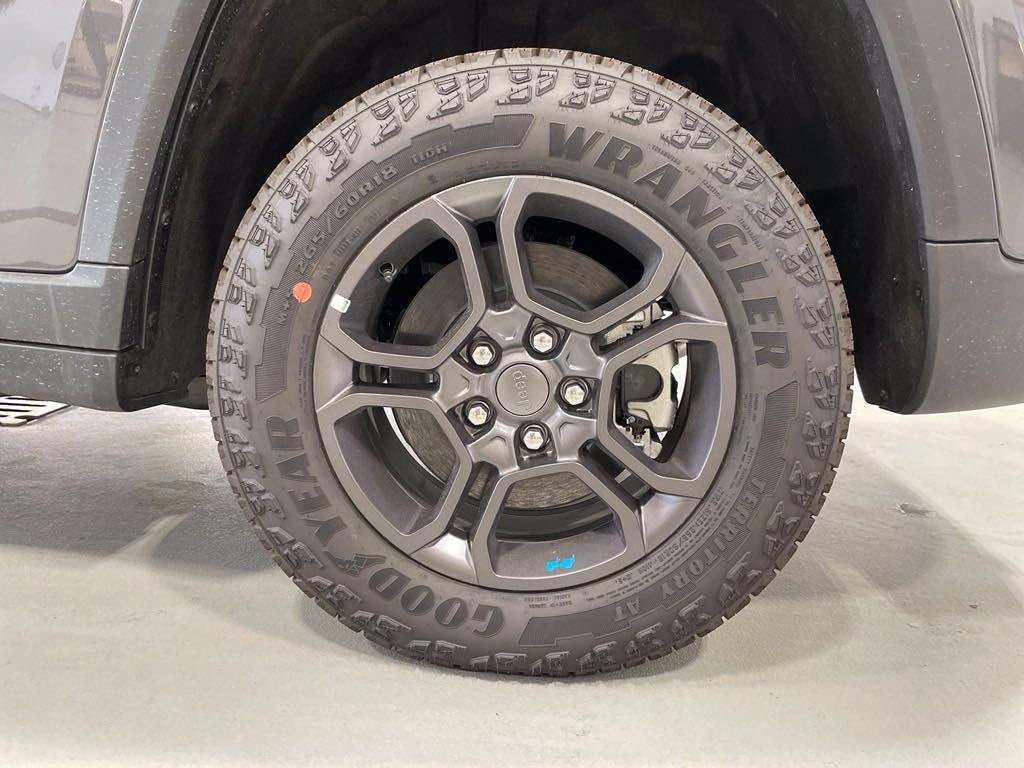 New 2024 Jeep Grand Cherokee Trailhawk w/ Advanced Protech Group II AWD/4WD image 14