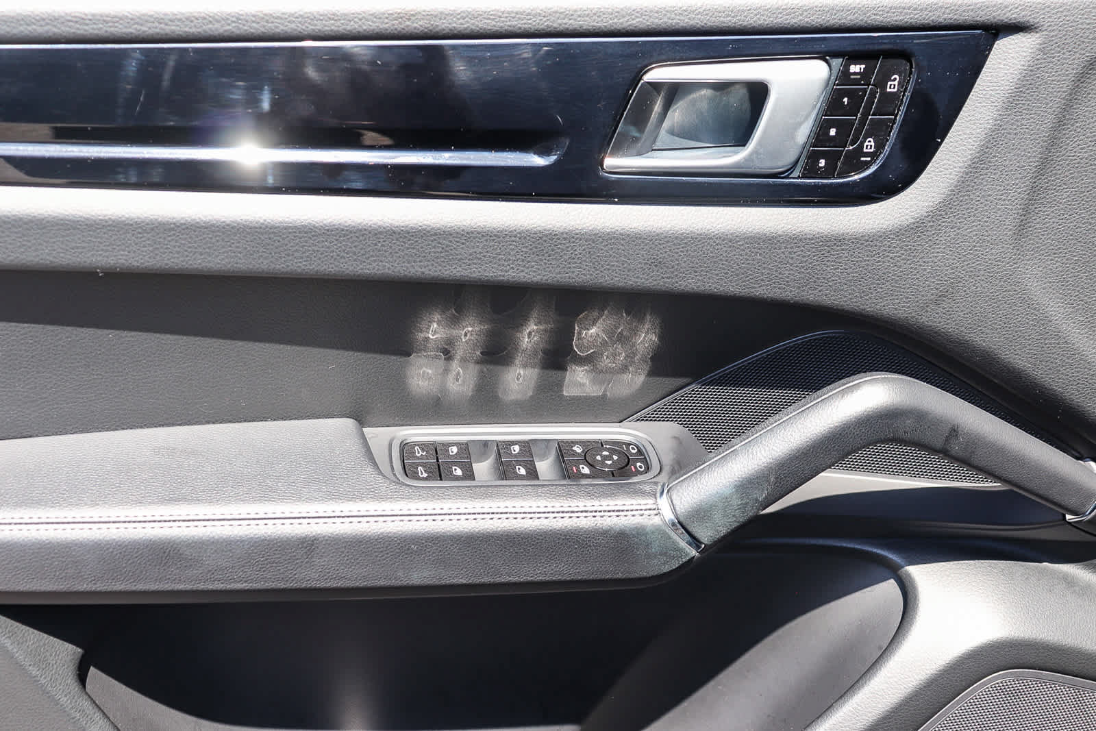 Used 2021 Porsche Cayenne Coupe AWD/4WD image 27