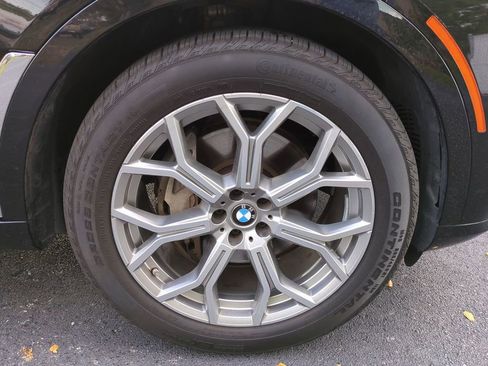 Used 2024 BMW X7 xDrive40i image 11