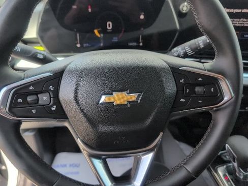 Used 2024 Chevrolet Trax LT w/ Sunroof Package FWD image 20