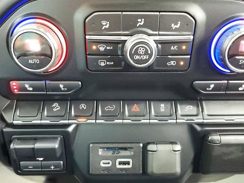 Used 2019 Chevrolet Silverado 1500 LT w/ All-Star Edition AWD/4WD image 37