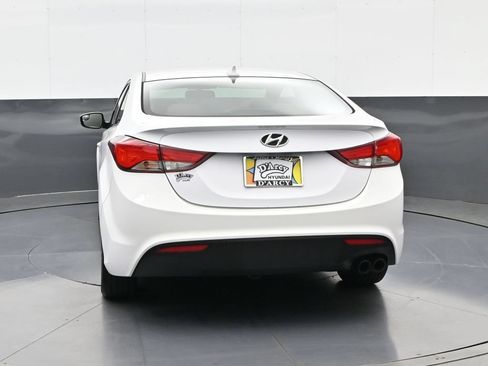 Used 2014 Hyundai Elantra FWD image 6