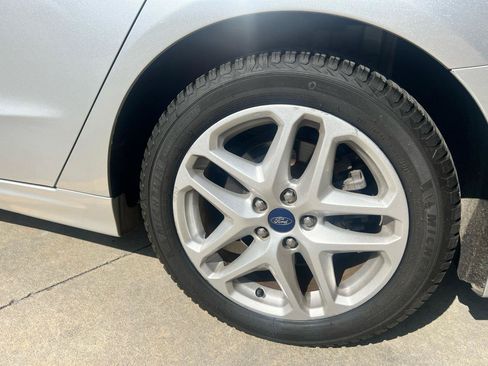 Used 2014 Ford Fusion SE w/ Equipment Group 202A FWD image 39