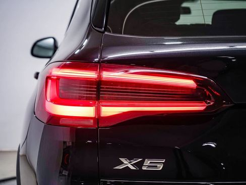 Used 2023 BMW X5 sDrive40i w/ Parking Assistance Package image 9